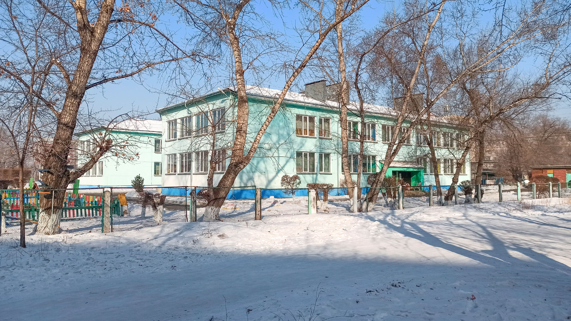 Обзор здания садика "Ёлочка" в г. Абакан.