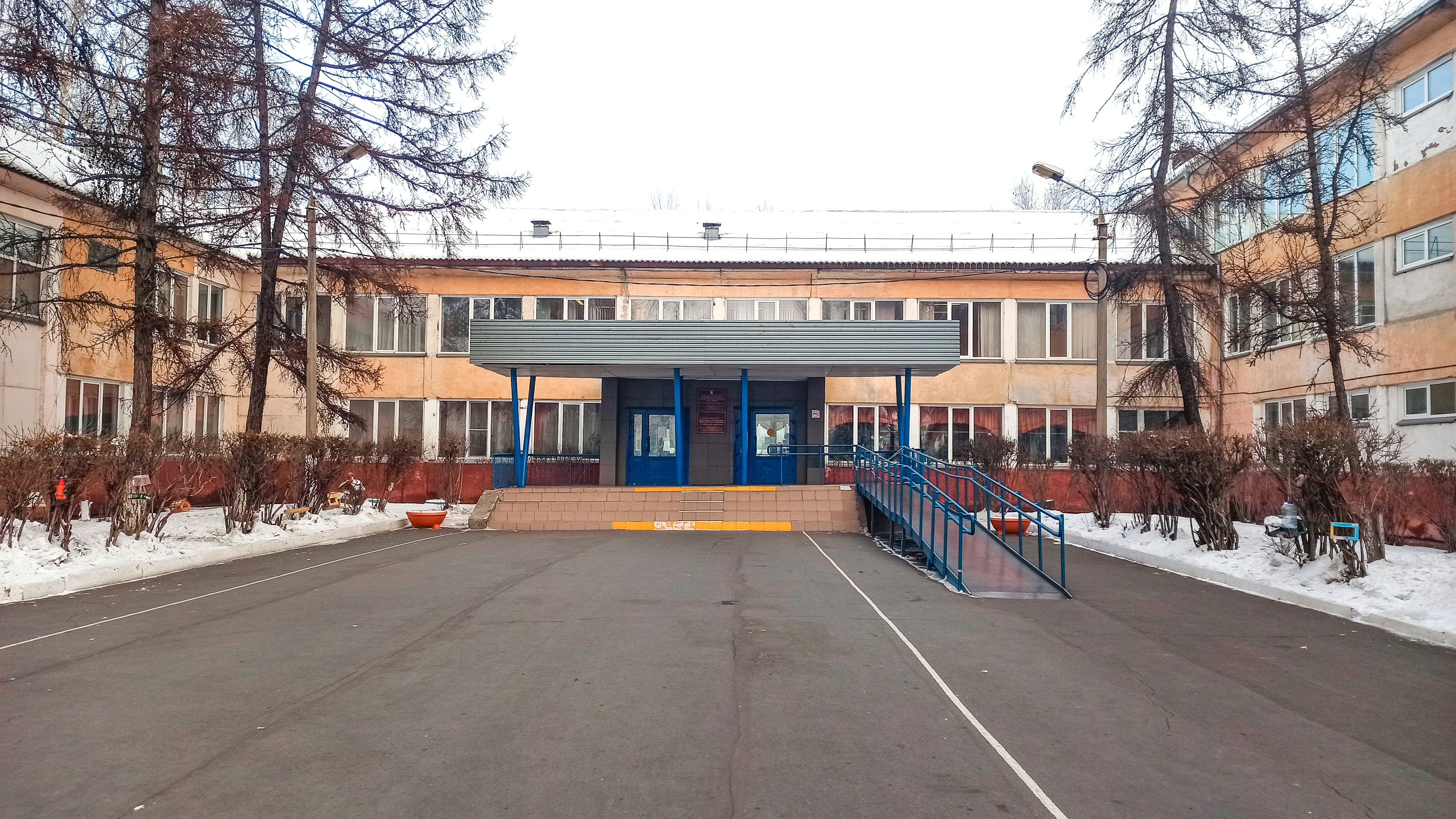 Внутренний двор школы №5 г. Абакан.