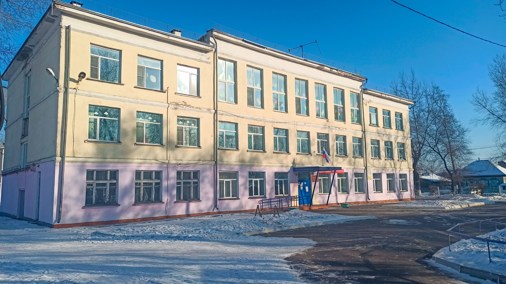 Фасад школы №18 г. Абакан.