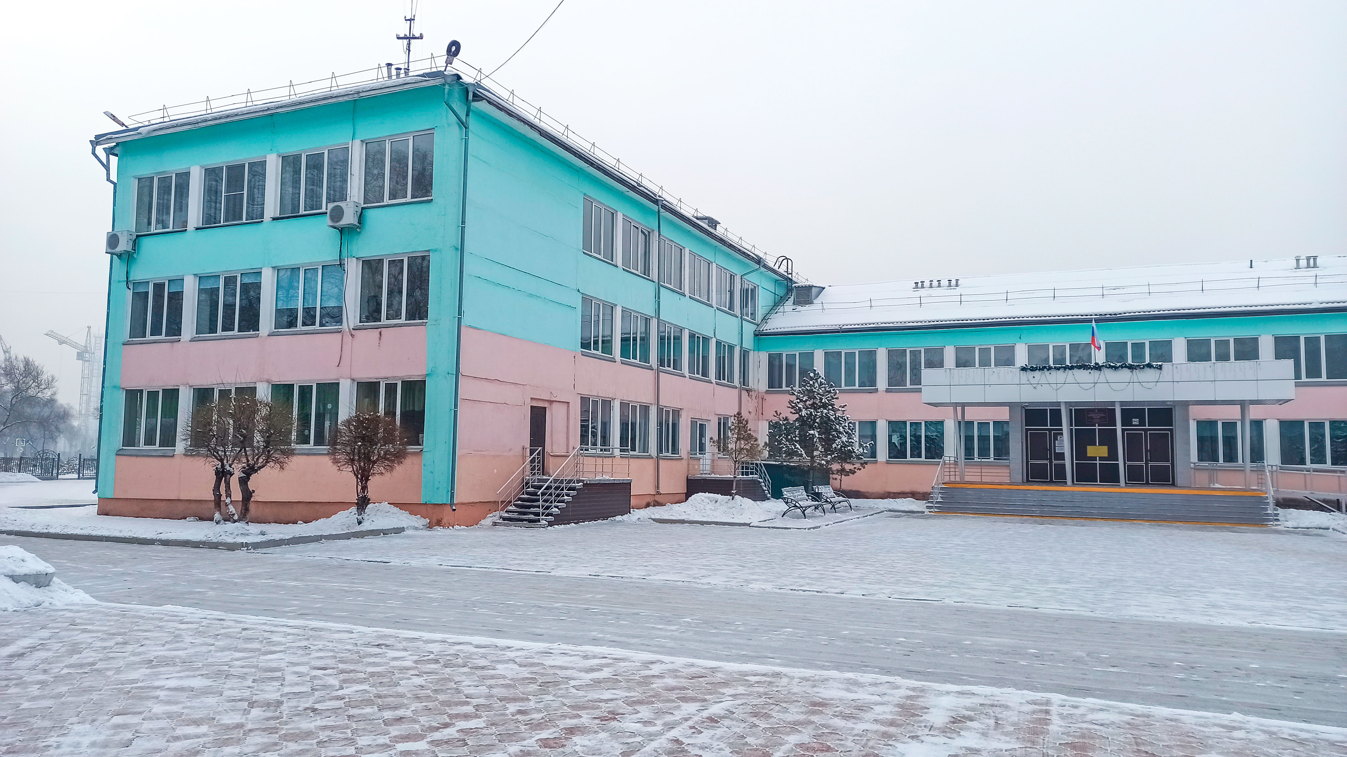 Внутренний двор Абаканской гимназии на ул. Комарова.