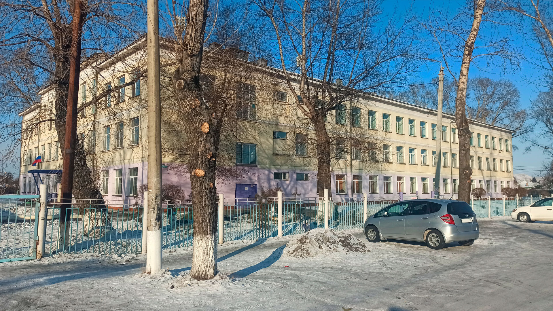 Общий вид здания школы № 18 в г. Абакан.