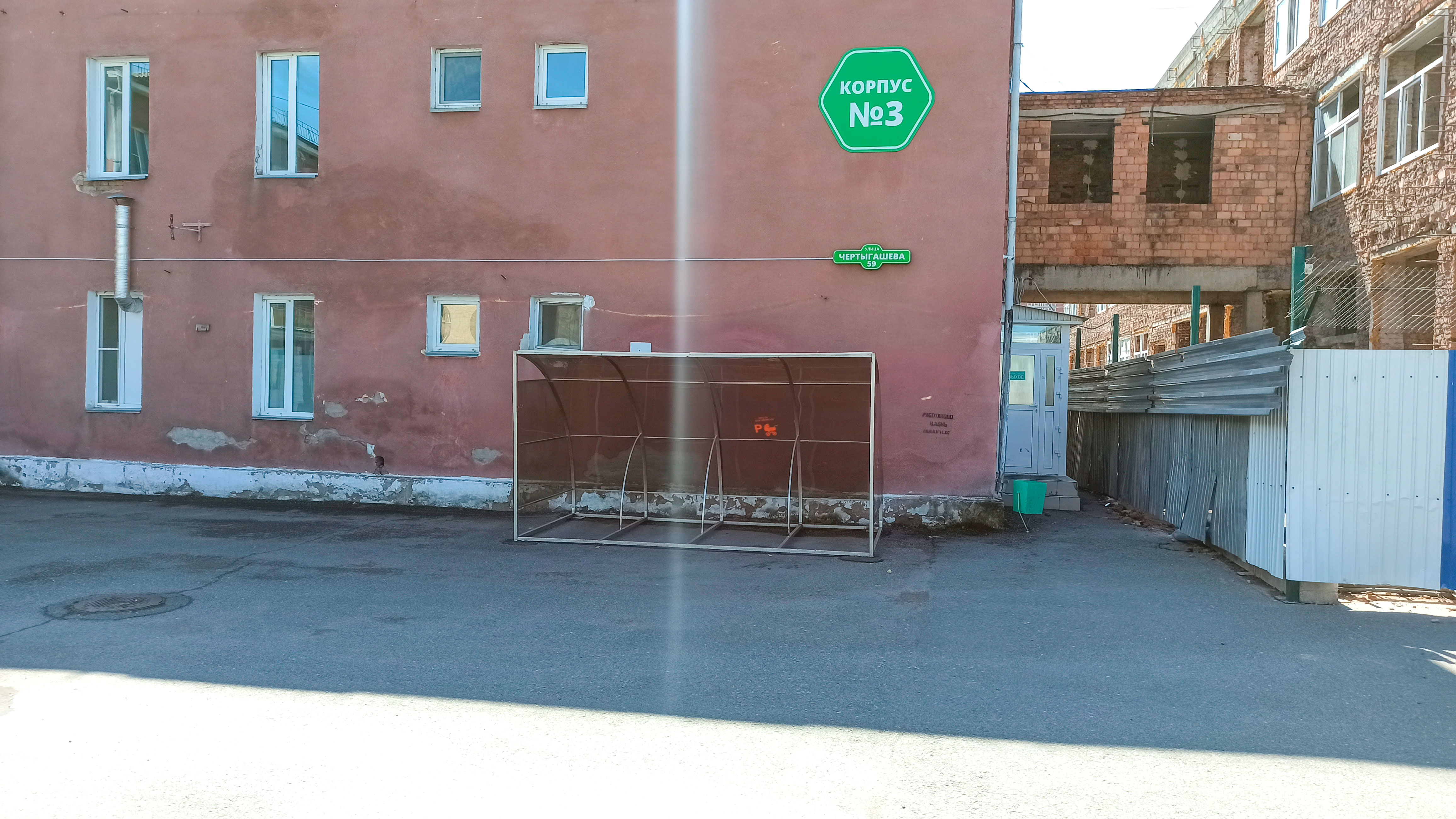 Парковка для детских колясок на ул. Чертыгашева, 59.