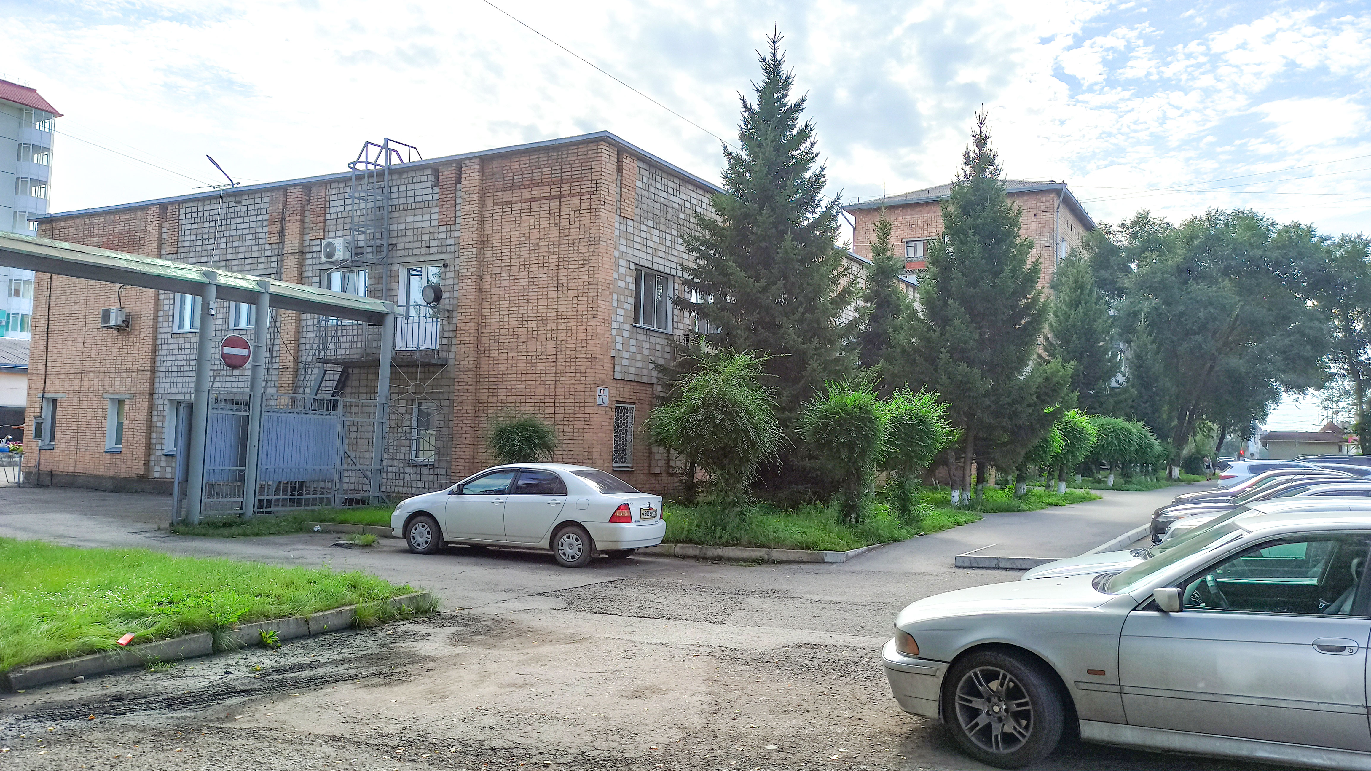 Здание Гостехнадзора в г. Абакан, ул. Кирова, 81.