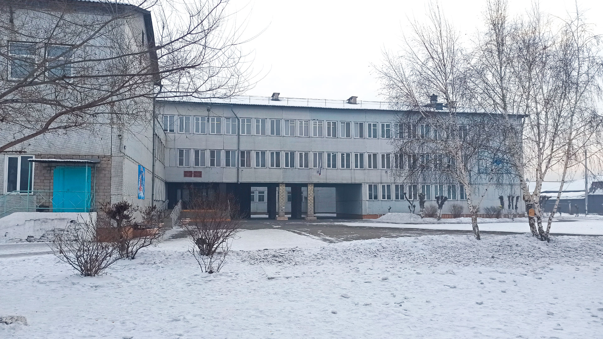 Фасад здания школы № 22 в г. Абакан.
